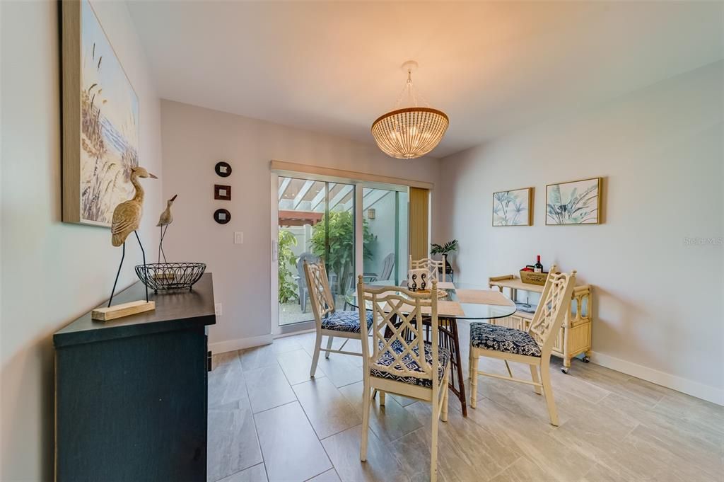 Chandelier, Dining room, Interior