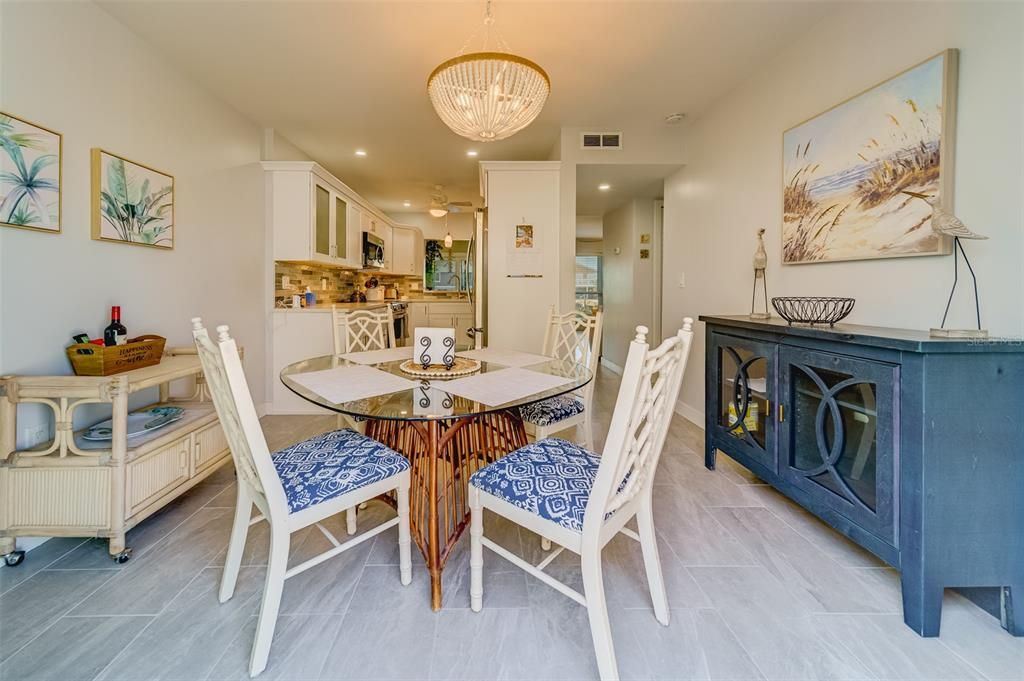 Dining room, Interior, Kitchen, Recessed Lighting