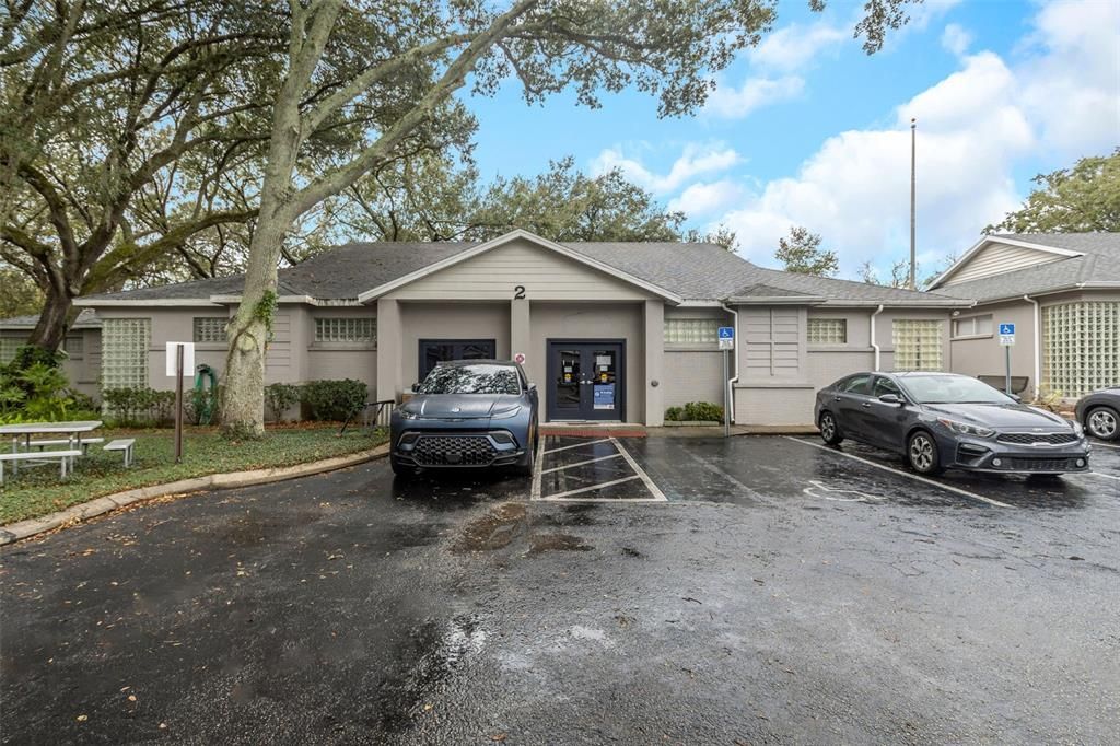 Exterior, Facade, Ranch