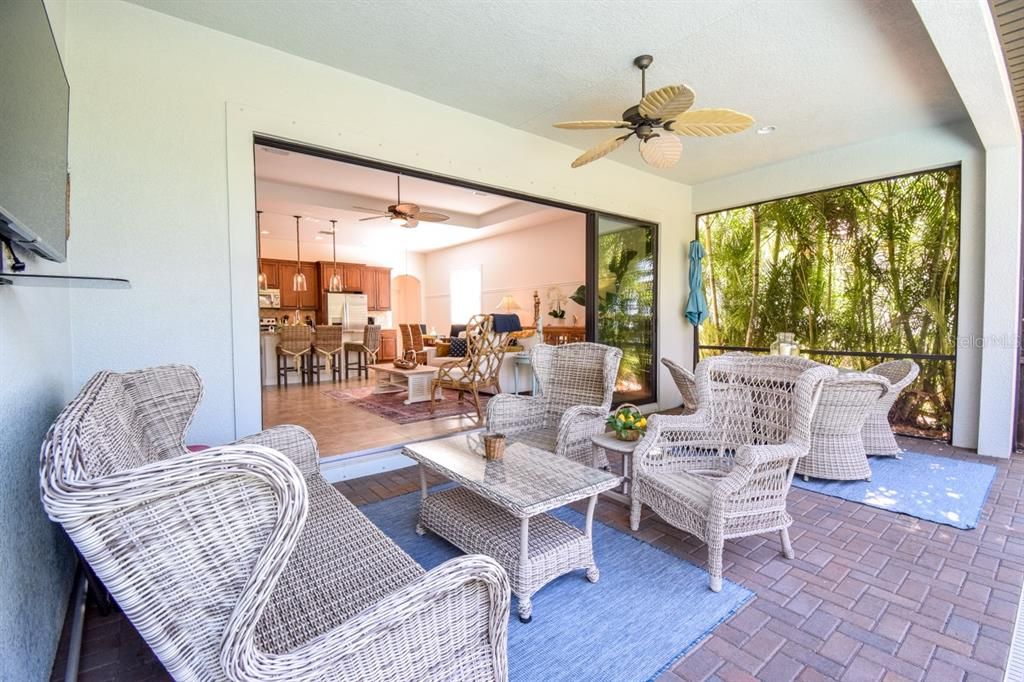 Dining room, Interior, Living room, Recessed Lighting