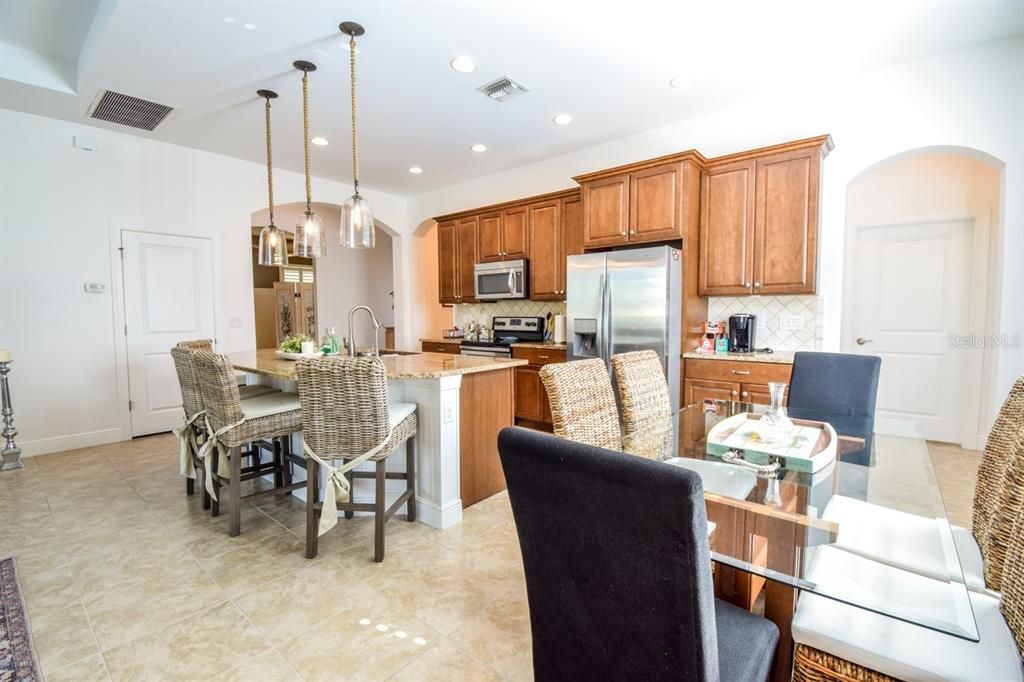 Dining room, Interior, Kitchen, Pendant Lights, Recessed Lighting, Stainless Steel Appliances