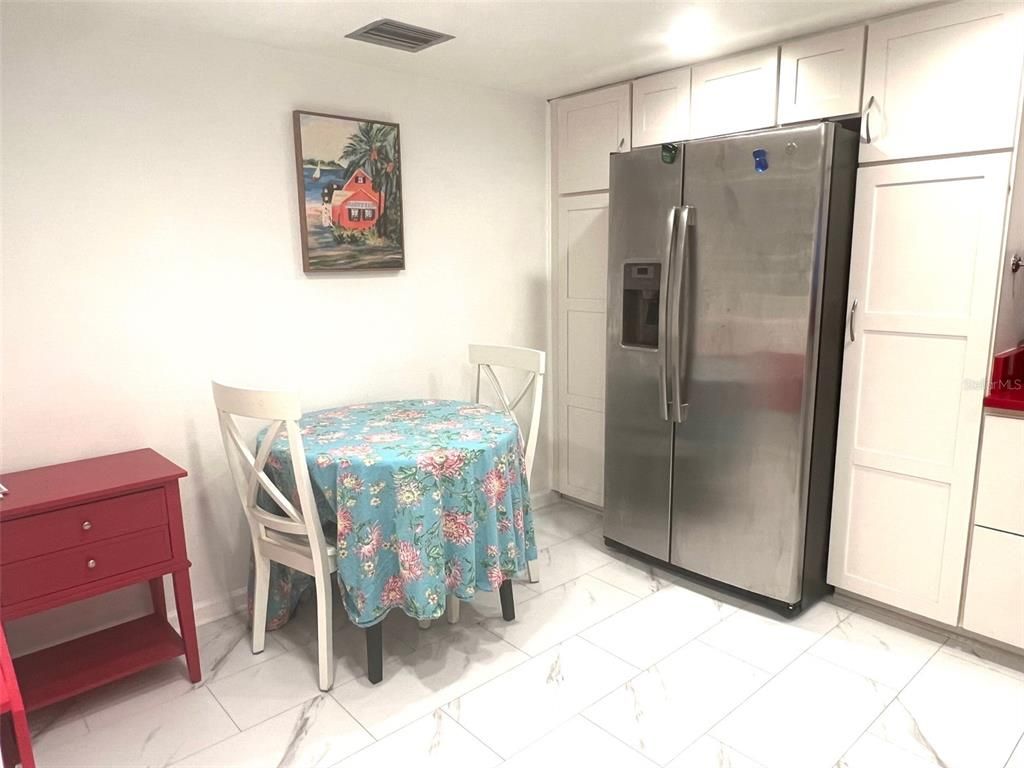 Dining room, Interior, Kitchen, Stainless Steel Appliances
