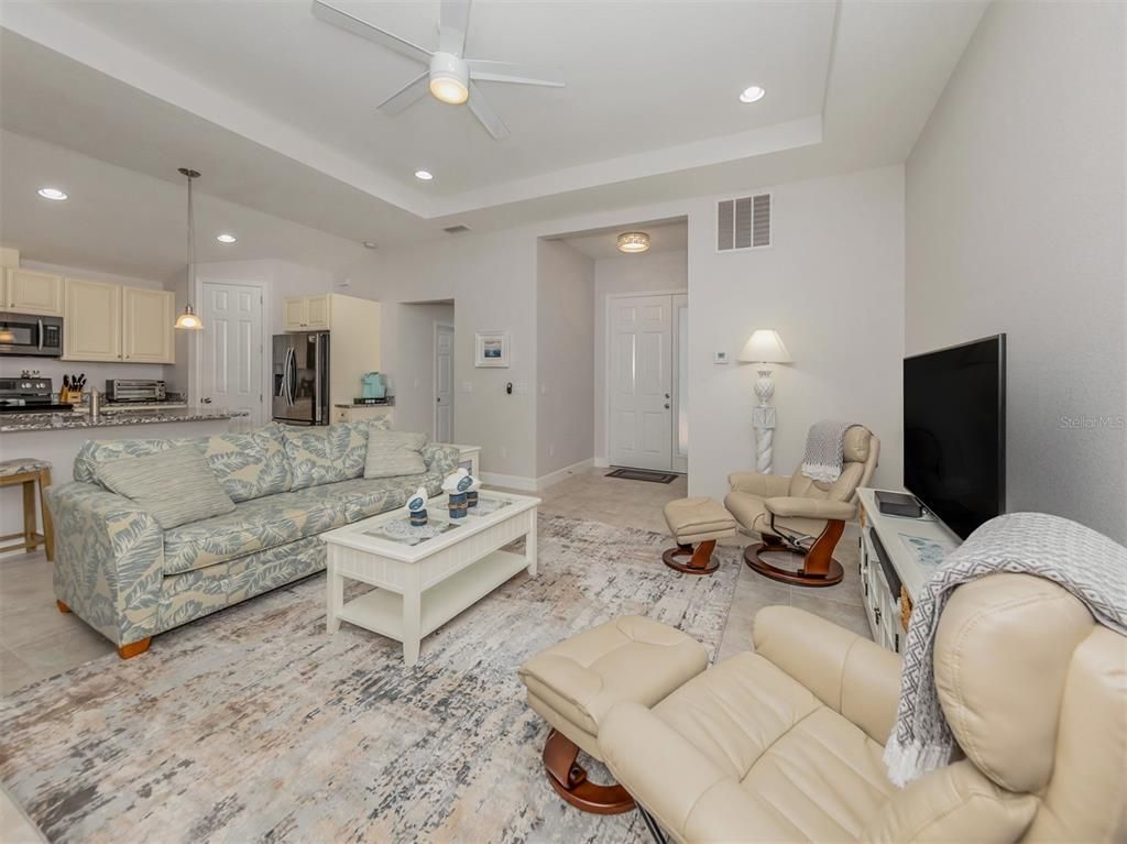 Interior, Kitchen, Living room, Pendant Lights, Recessed Lighting, Stainless Steel Appliances