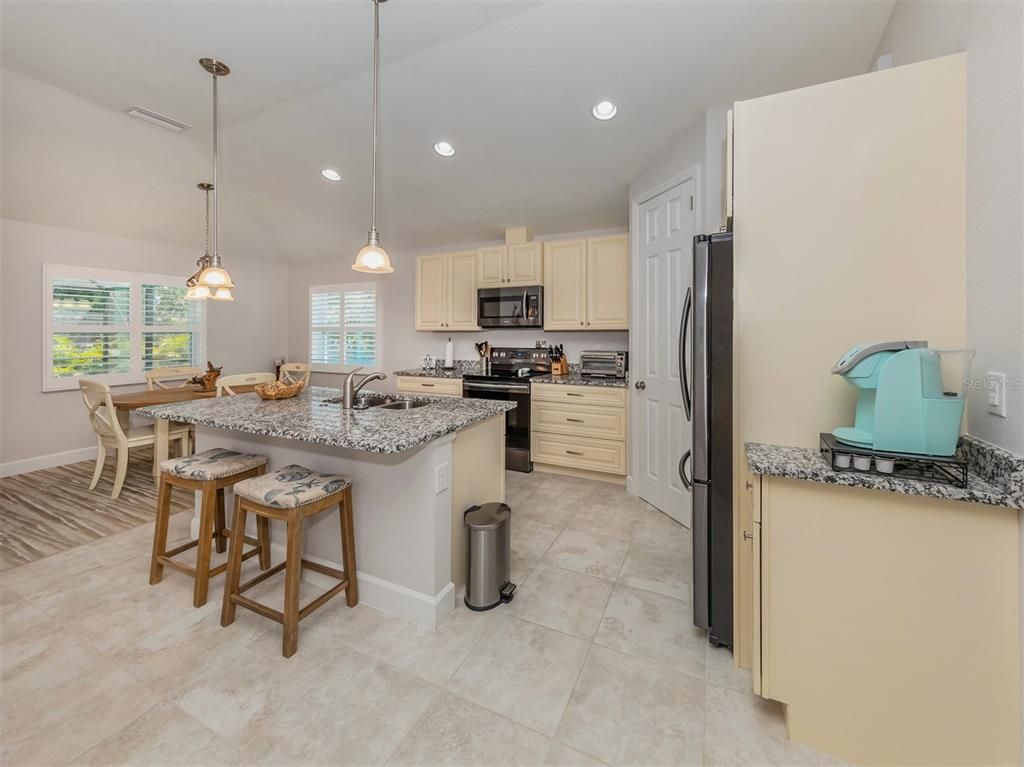 Dining room, Interior, Kitchen, Pendant Lights, Recessed Lighting