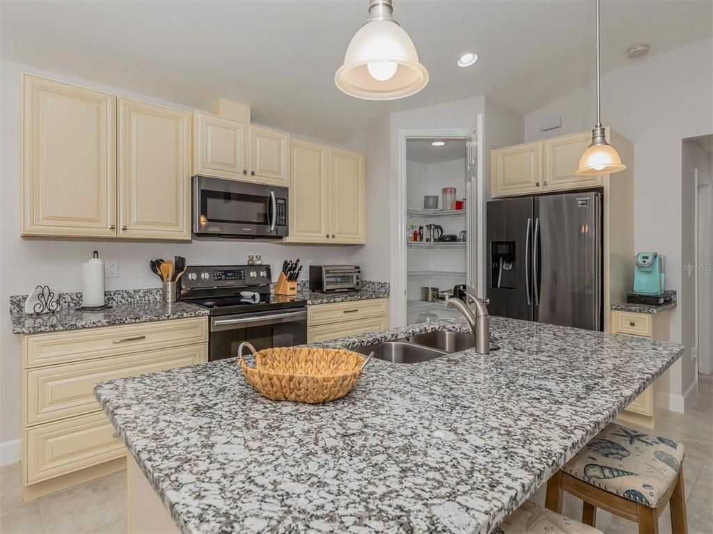 Interior, Kitchen, Pendant Lights, Recessed Lighting, Stainless Steel Appliances