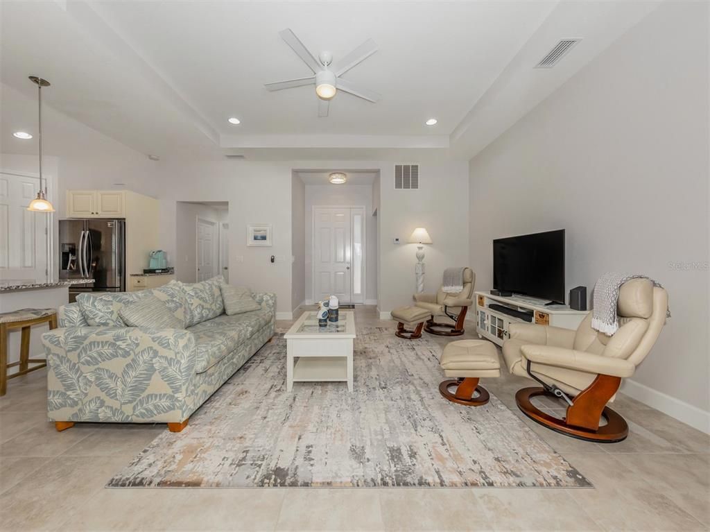 Interior, Kitchen, Living room, Pendant Lights, Recessed Lighting, Stainless Steel Appliances