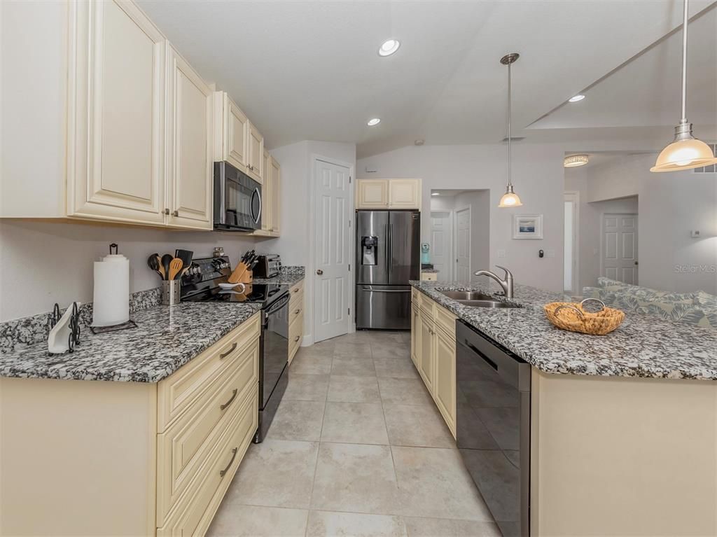 Interior, Kitchen, Pendant Lights, Recessed Lighting, Stainless Steel Appliances