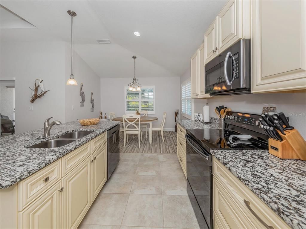 Dining room, Interior, Kitchen, Pendant Lights, Recessed Lighting