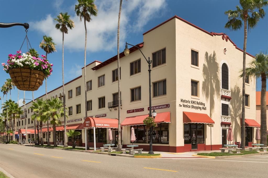 Exterior, Facade, Condo Building