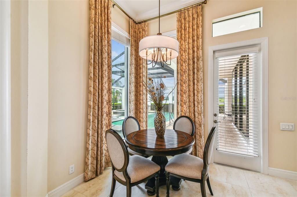 Chandelier, Dining room, Interior