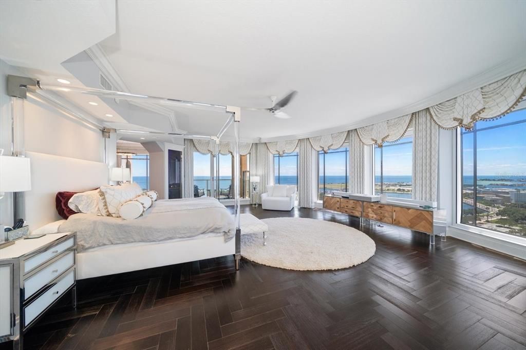 Bedroom, Interior, Recessed Lighting, Water, Wood Texture Flooring