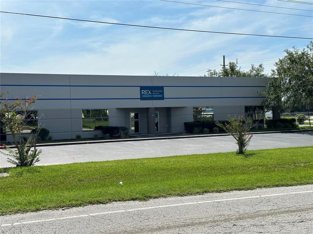 Exterior, Facade, None