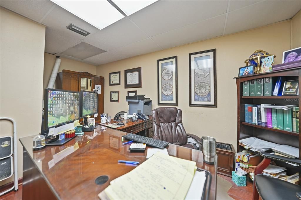 Home Office, Interior