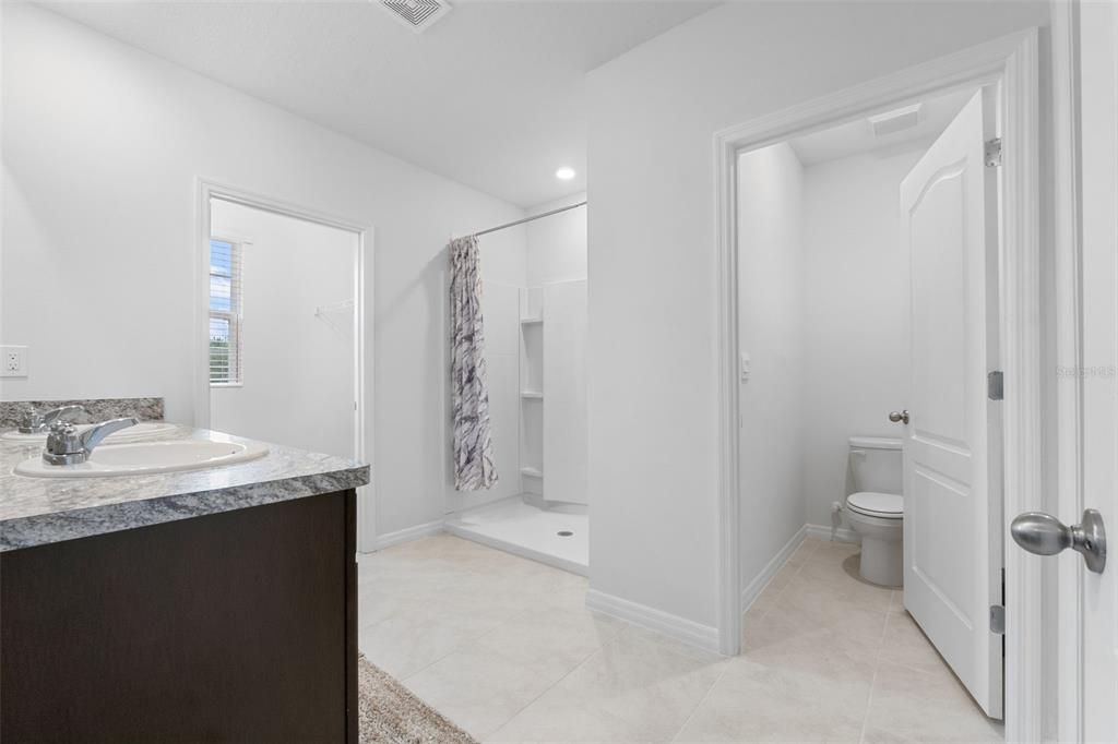 Bathroom, Interior, Recessed Lighting
