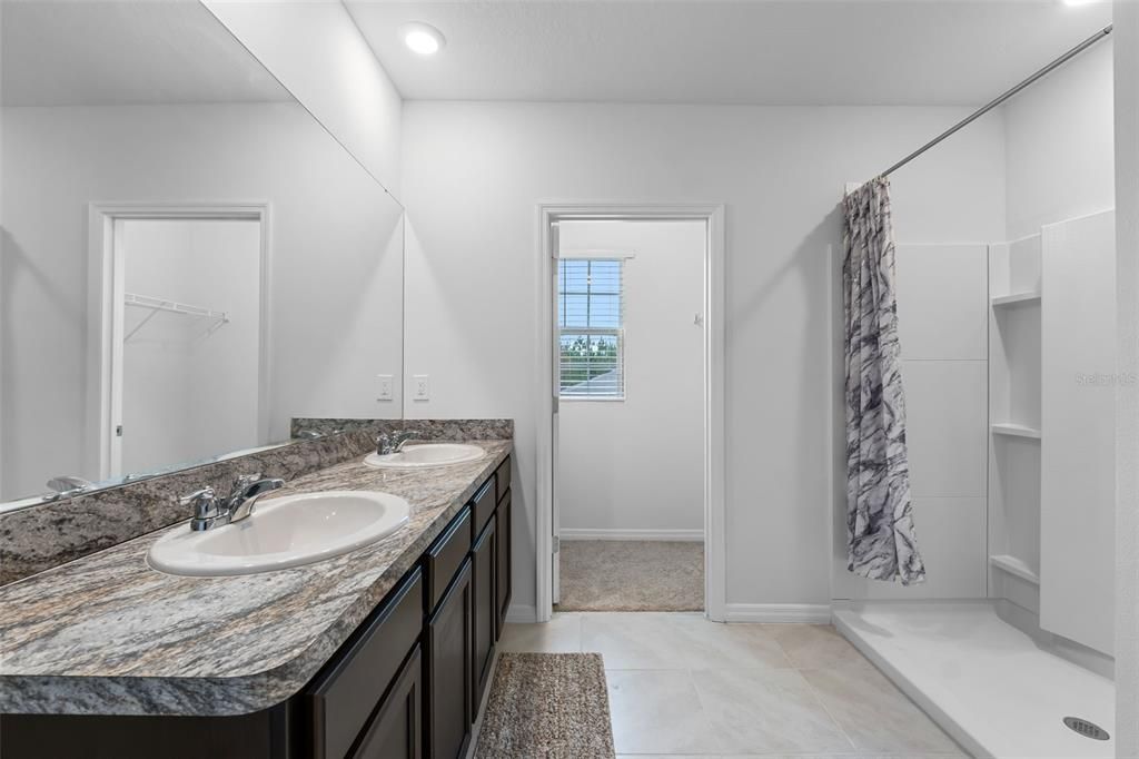 Bathroom, Dual Sink Vanities, Interior, Recessed Lighting