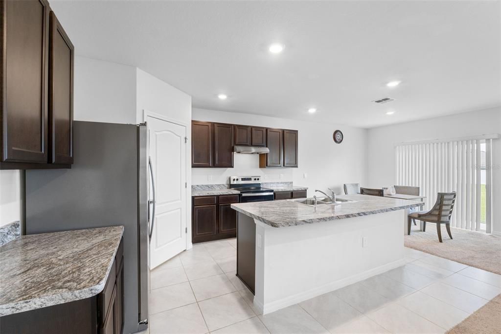 Dining room, Interior, Kitchen, Recessed Lighting, Stainless Steel Appliances