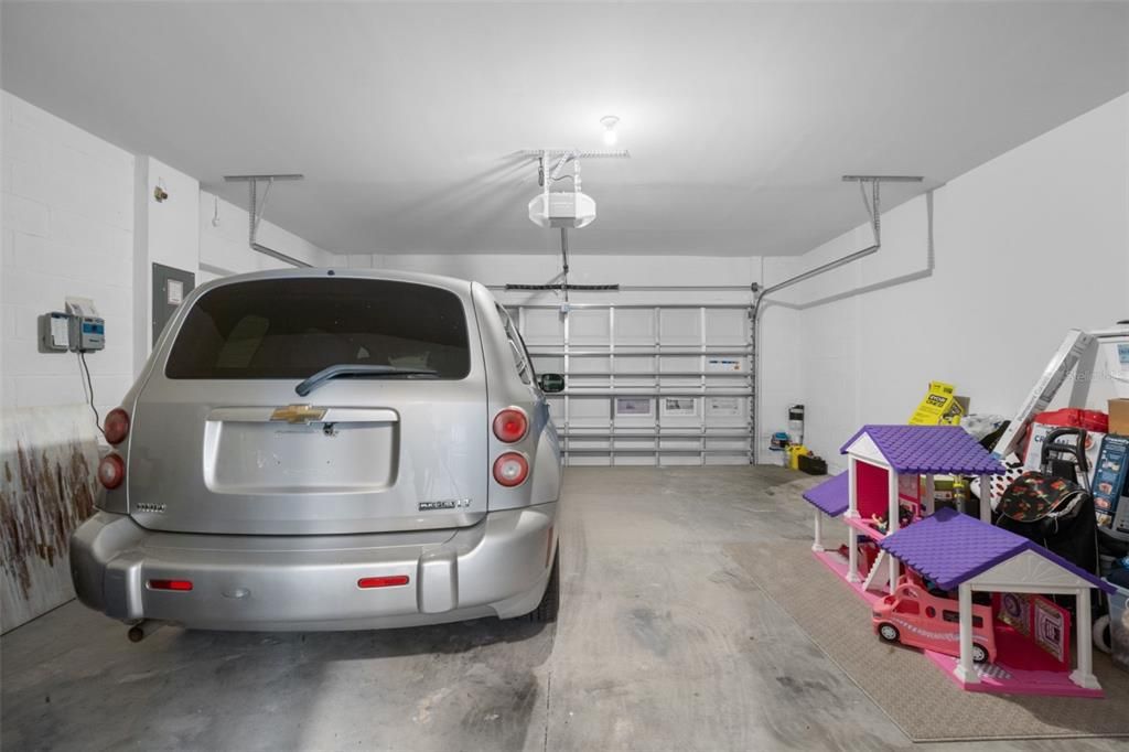 Garage, Interior