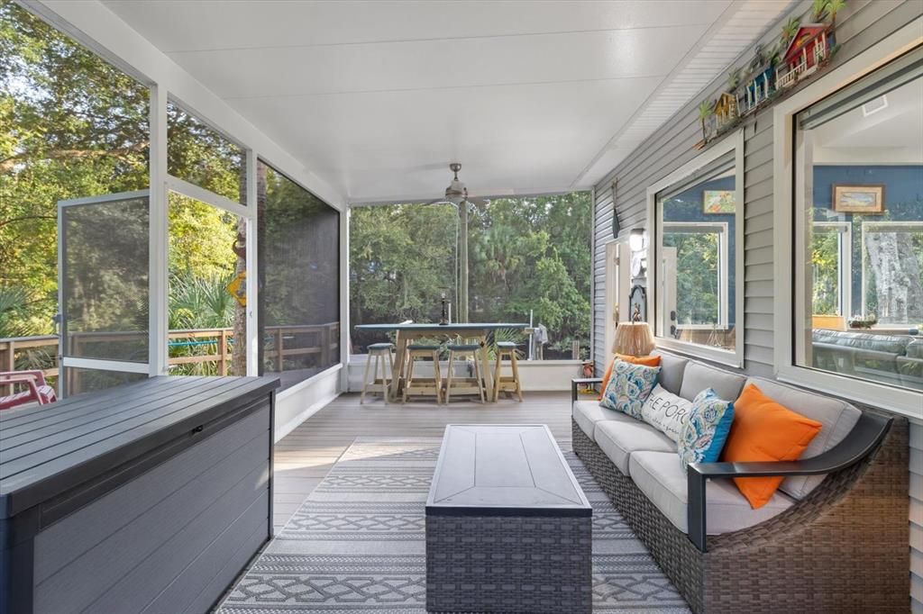 Dining room, Interior, Sun Room, Wood Texture Flooring