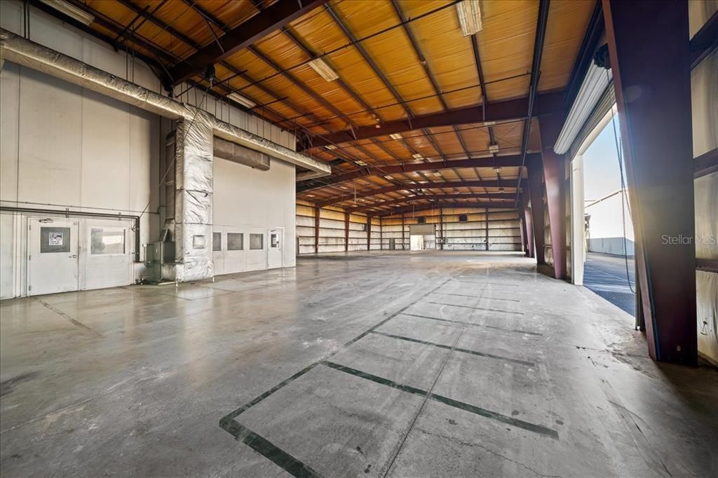Garage, Interior, Wooden Beams