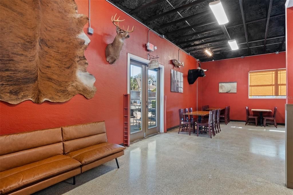 Dining room, Interior