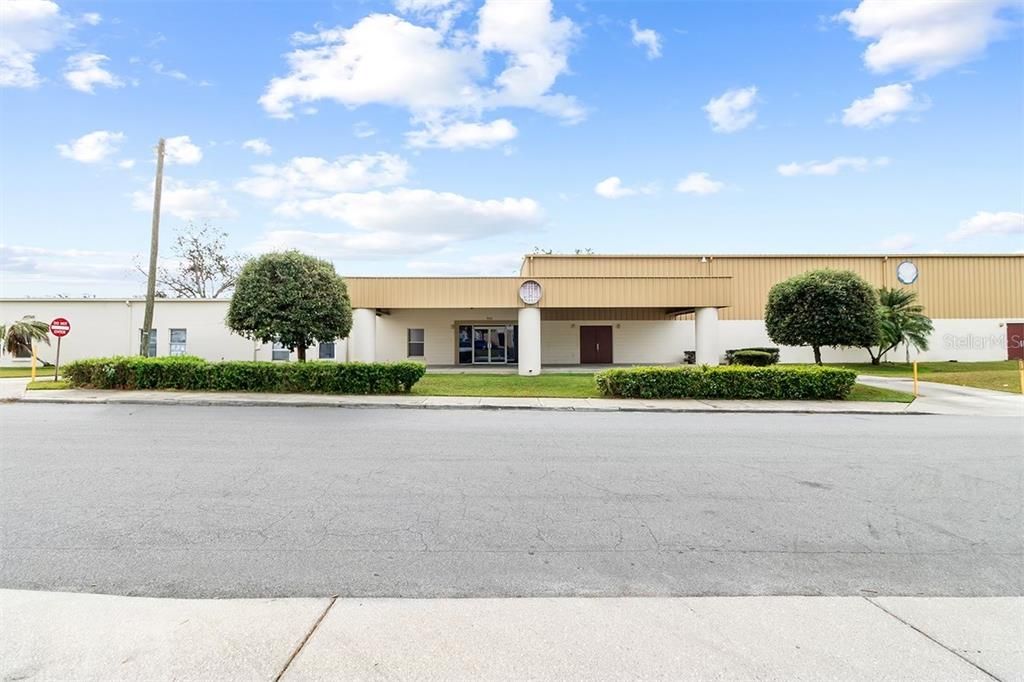 Exterior, Facade, Modern