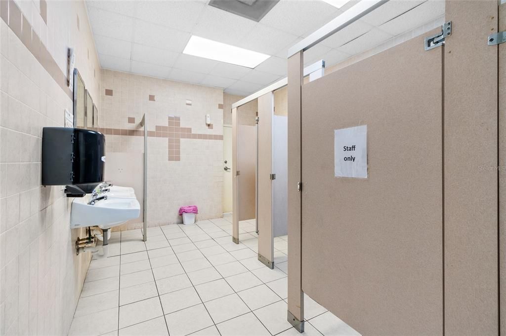 Bathroom, Interior, Recessed Lighting