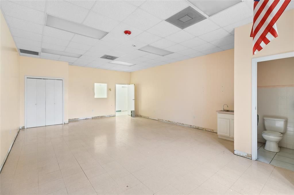 Bathroom, Empty room, Interior