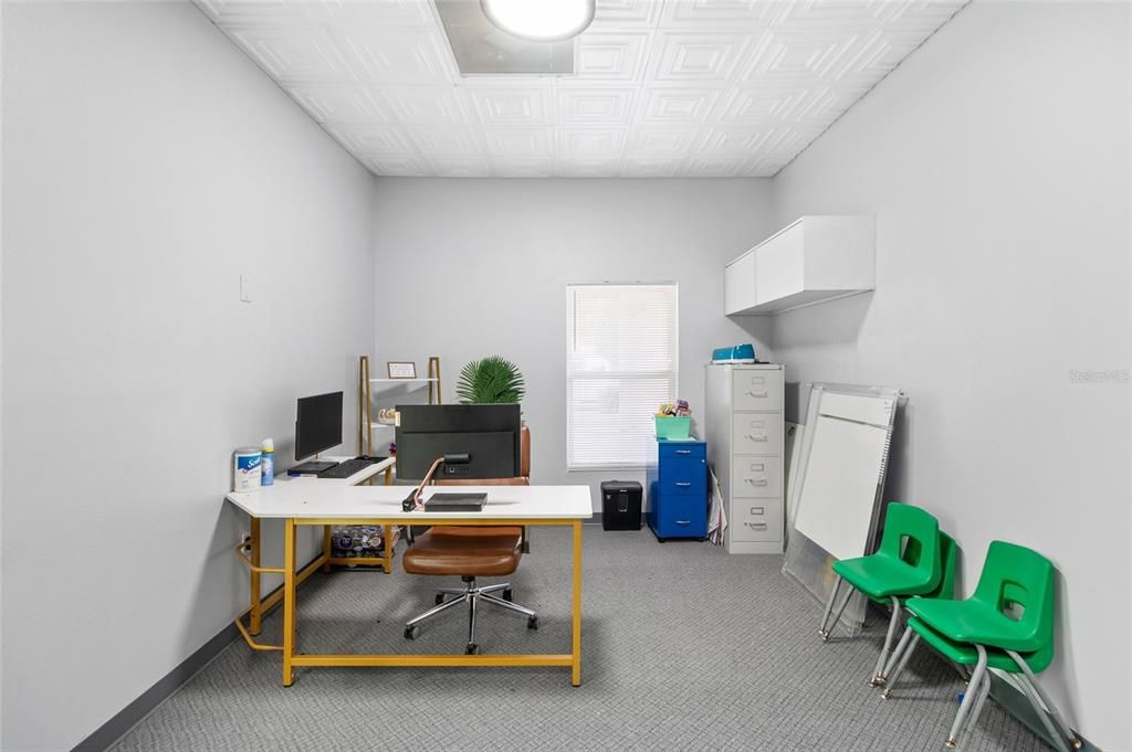 Home Office, Interior