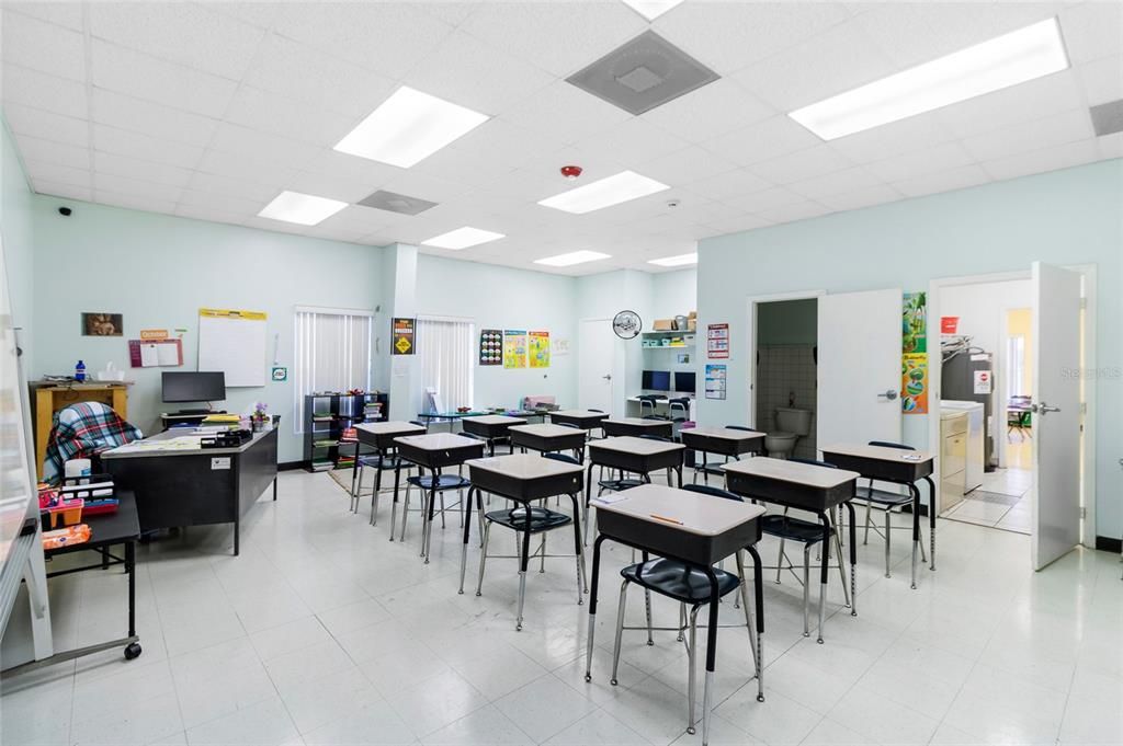 Dining room, Interior, Recessed Lighting