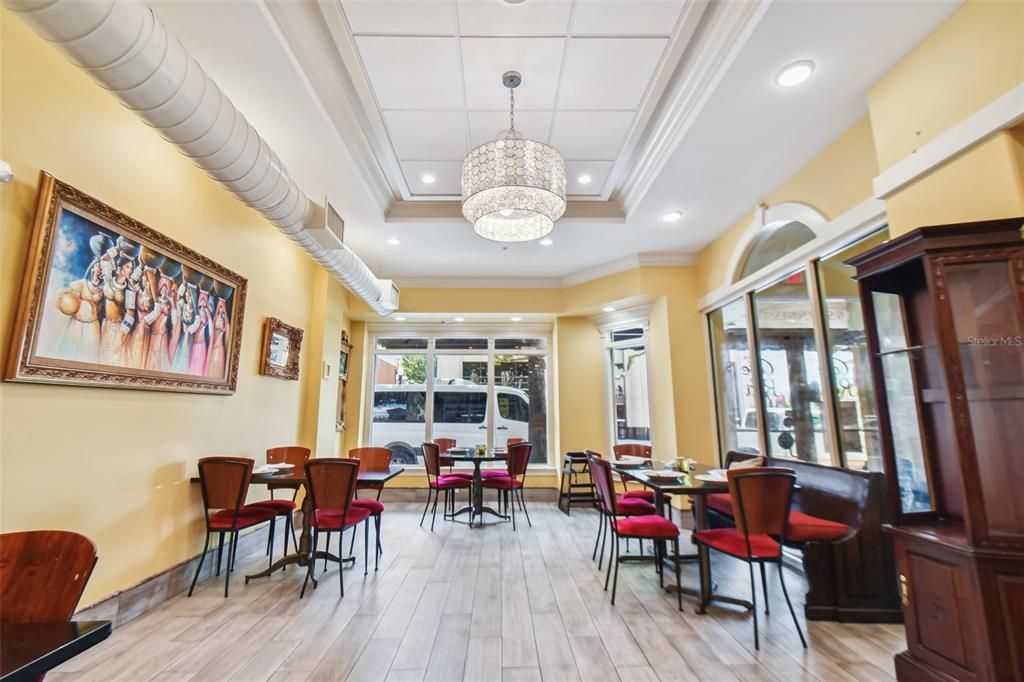 Chandelier, Dining room, Interior, Recessed Lighting, Wood Texture Flooring