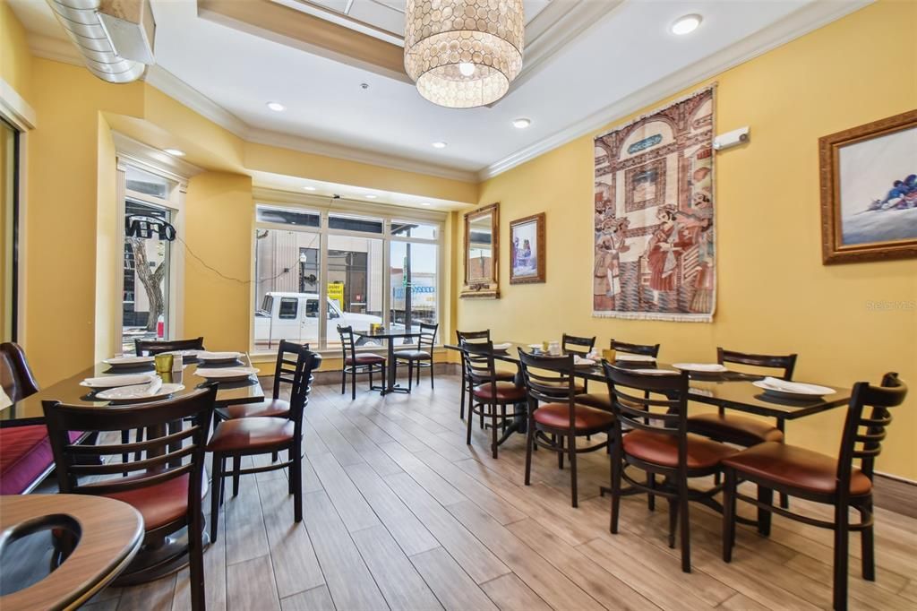 Chandelier, Dining room, Interior, Recessed Lighting, Wood Texture Flooring