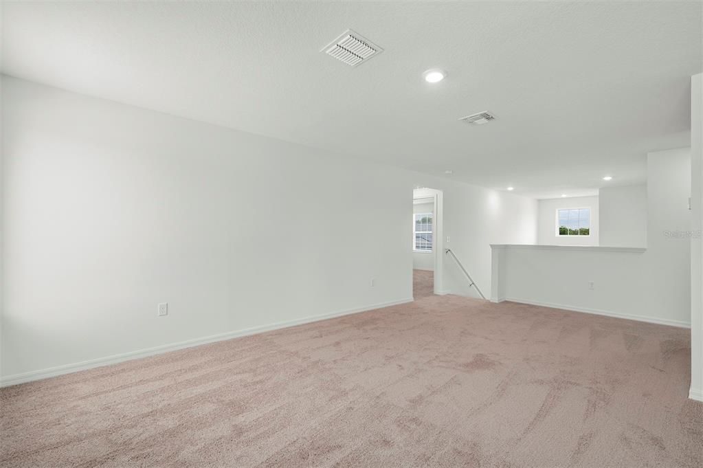Empty room, Interior, Recessed Lighting