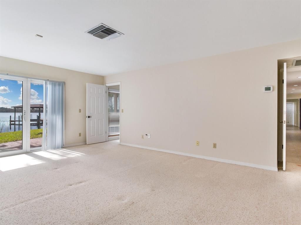 Empty room, Interior, Water