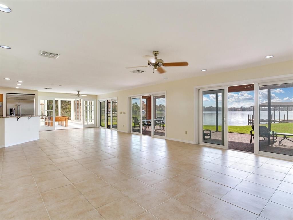 Empty room, Interior, Recessed Lighting, Water