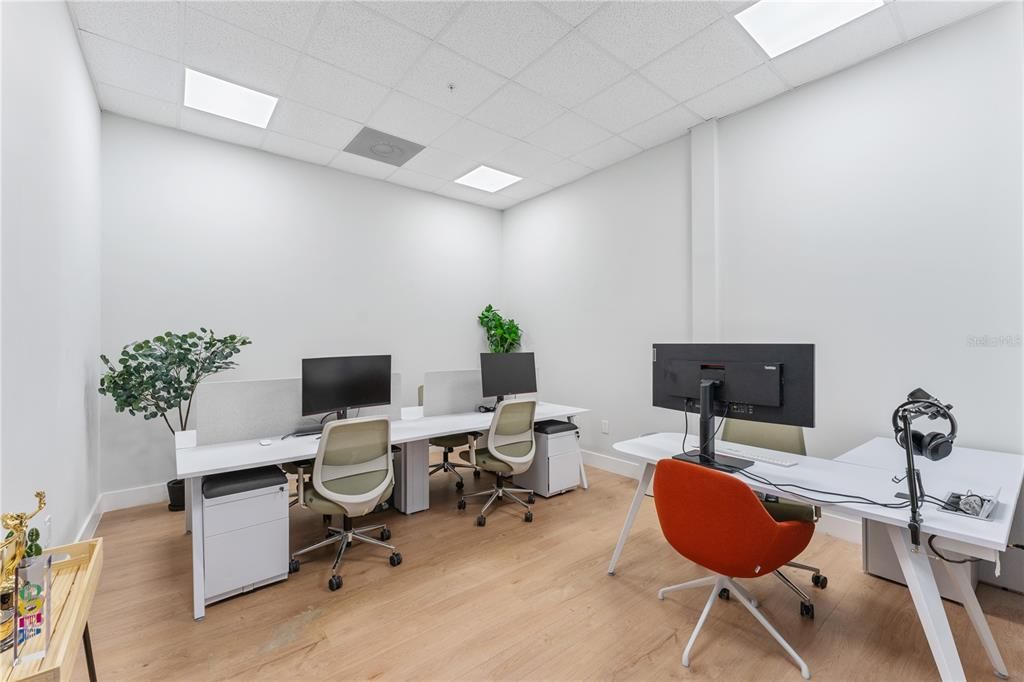 Home Office, Interior, Recessed Lighting, Wood Texture Flooring