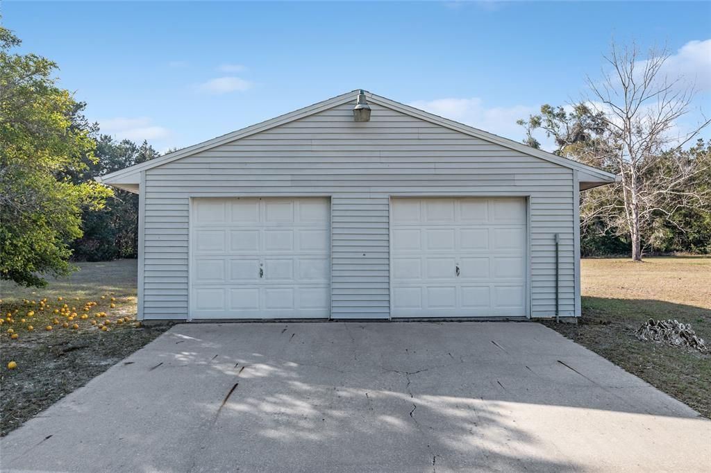 Detached Garage, Exterior