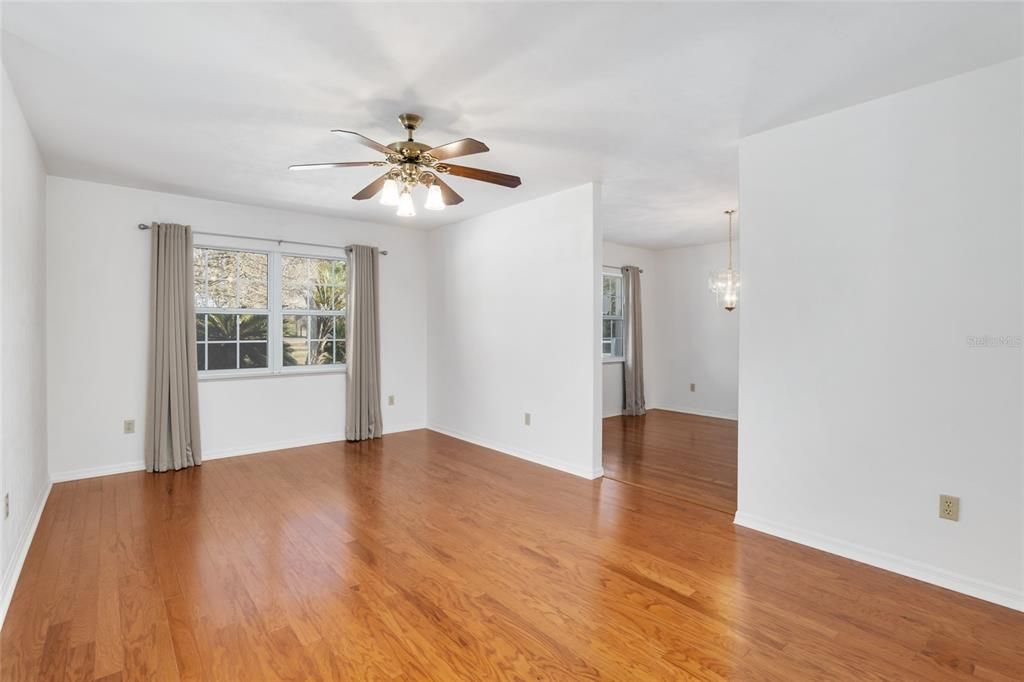 Empty room, Interior, Pendant Lights, Wood Texture Flooring