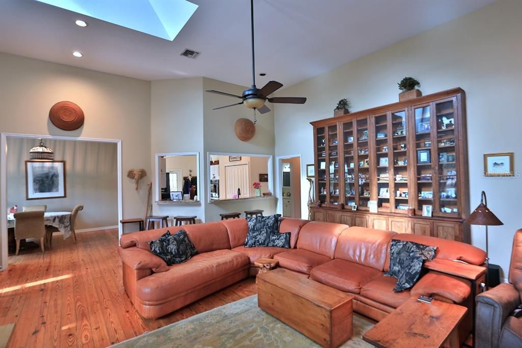 Dining room, Interior, Living room, Recessed Lighting, Wood Texture Flooring