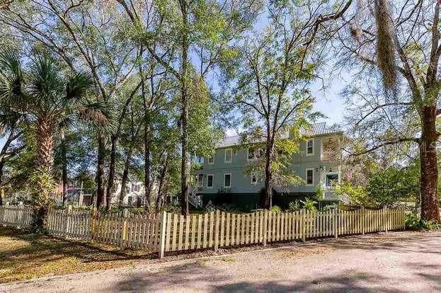 Exterior, Facade, Rowhouse
