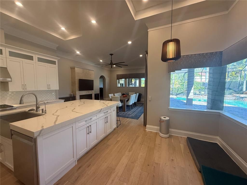 Dining room, Interior, Kitchen, Pendant Lights, Recessed Lighting, Wood Texture Flooring