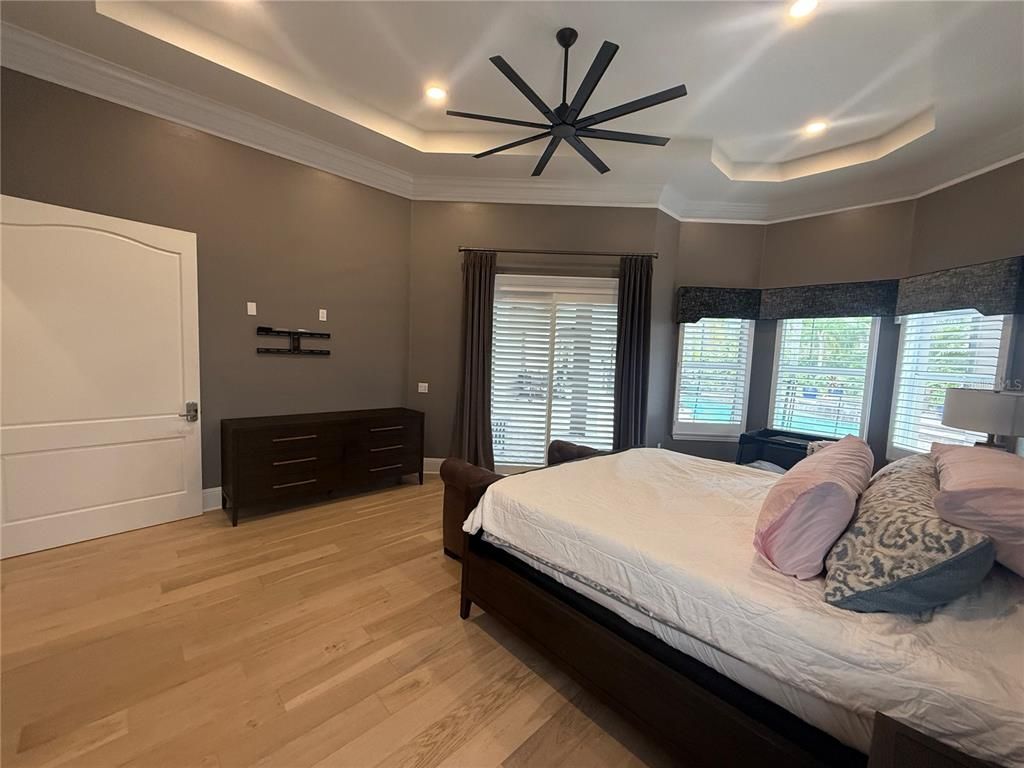 Bedroom, Interior, Pendant Lights, Recessed Lighting, Wood Texture Flooring