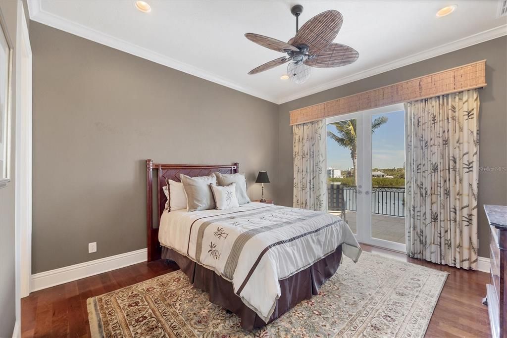 Bedroom, Interior, Recessed Lighting, Water, Wood Texture Flooring
