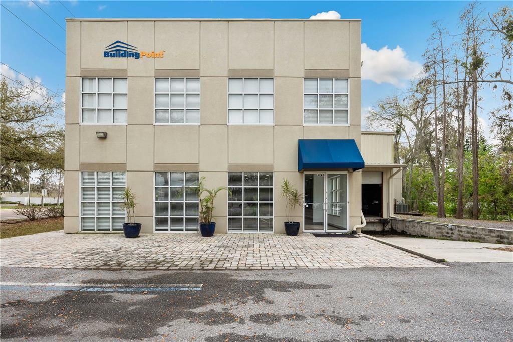 Exterior, Facade, Modern