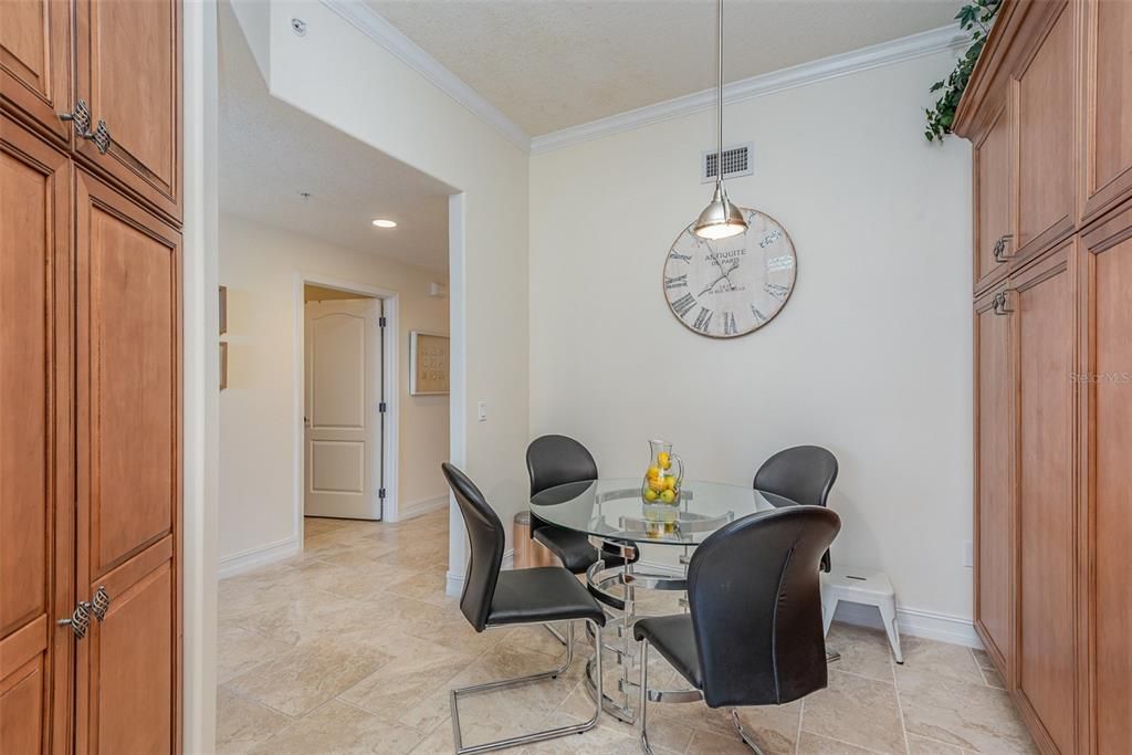 Dining room, Interior, Pendant Lights, Recessed Lighting