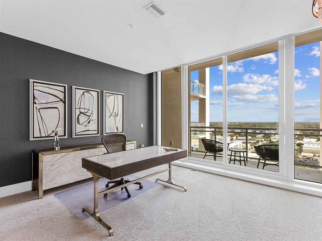 Home Office, Interior