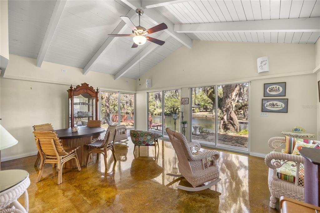 Dining room, Interior, Sun Room, Water
