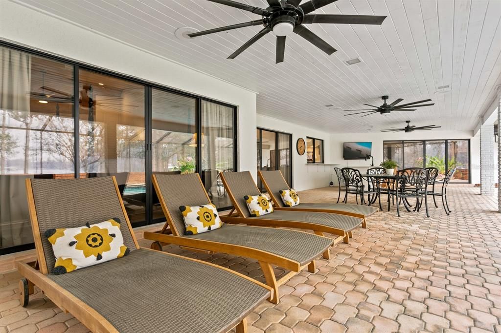 Dining room, Interior