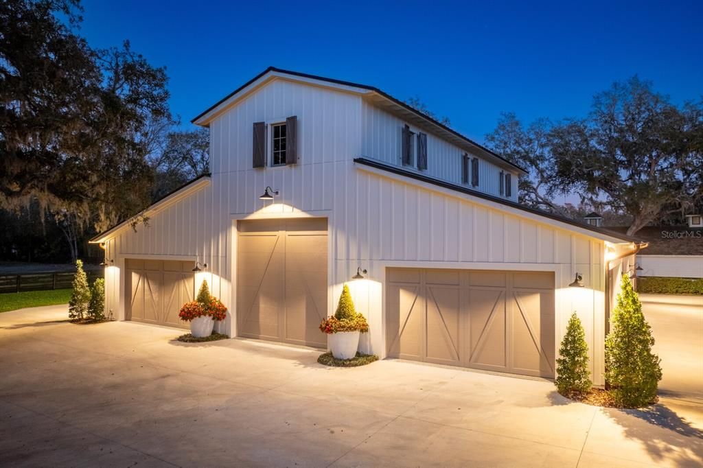 Detached Garage, Exterior