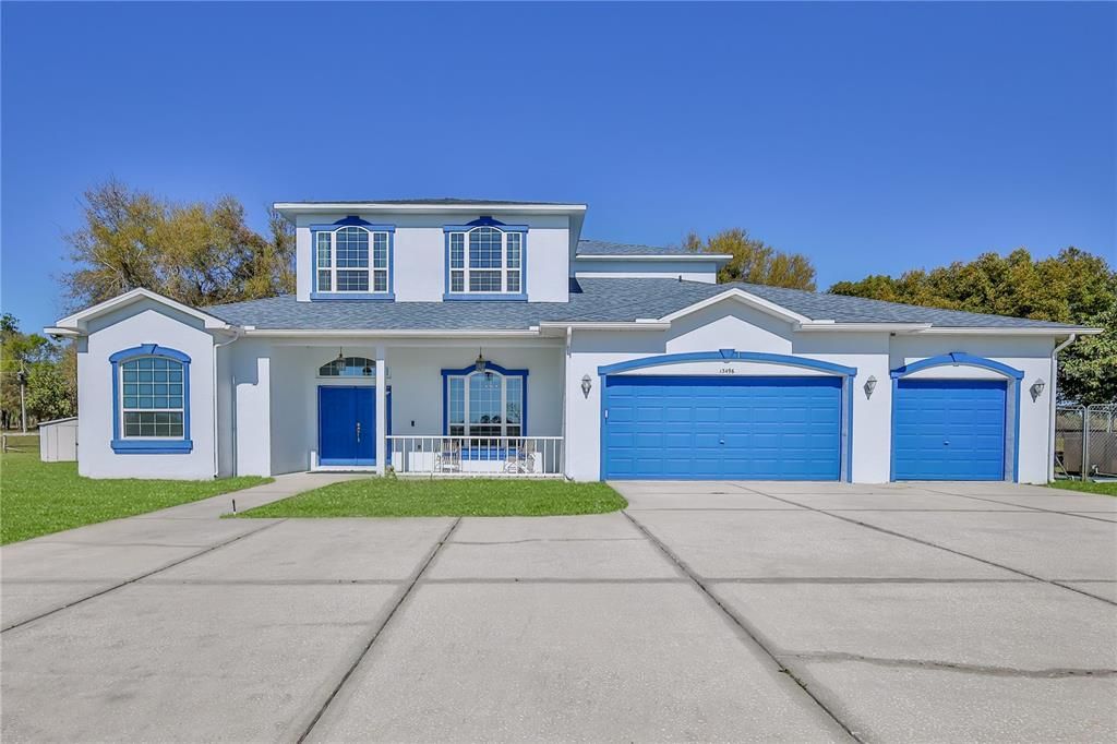 Attached, Exterior, Facade, Ranch