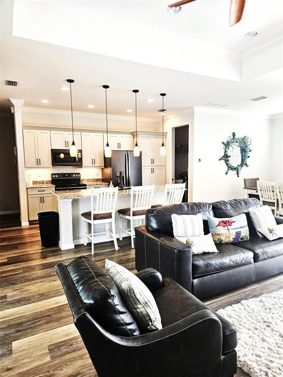 Interior, Kitchen, Living room, Pendant Lights, Recessed Lighting, Wood Texture Flooring